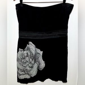 EUC 2X Addition Elle Strapless Top With Rose Print and Rhinestones